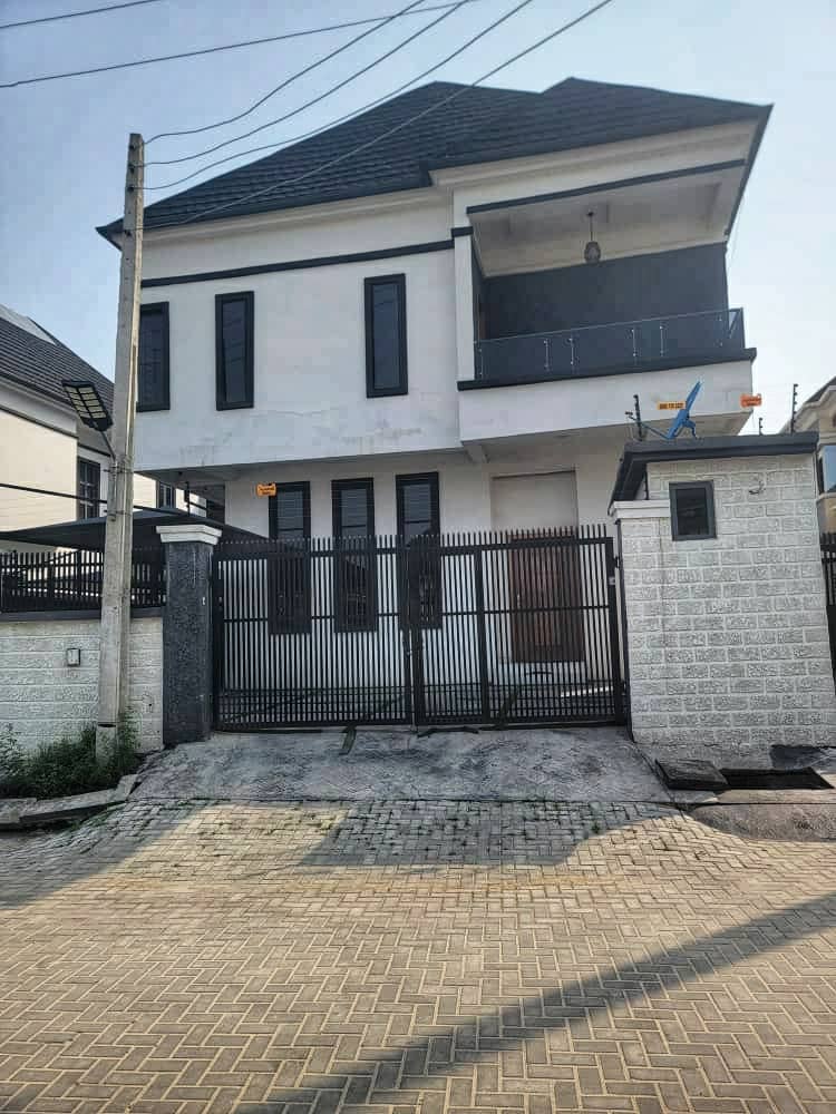 Fully Detached Four Bedroom Duplex