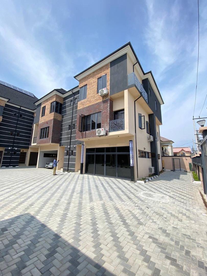 4 BEDROOM SEMI DETACHED SMART HOUSE WITH A BQ
