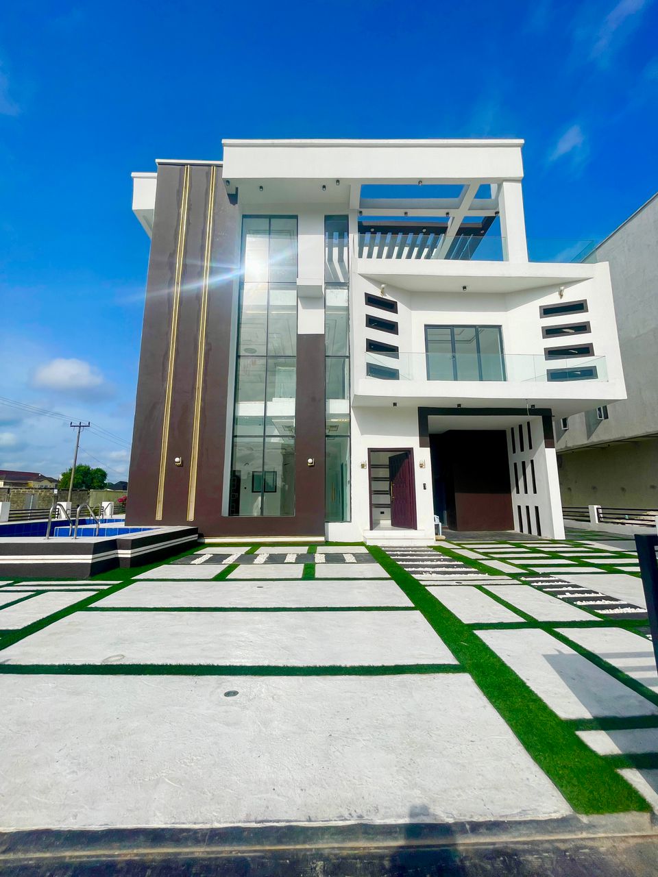 5 BEDROOM FULLY DETACHED DUPLEX + BQ WITH CINEMA AND SWIMMING POOL FOR SALE @OSAPA LEKKI LAGOS