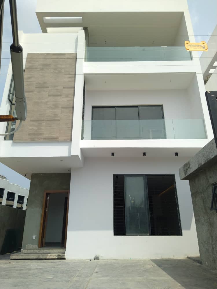 4 Bedrooms Fully Detached Duplex for Sale