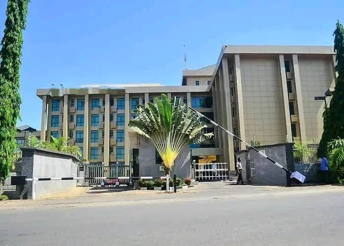 A 4 STAR LUXURY  HOTEL FOR SALE.  105 Rooms and 7 Halls.